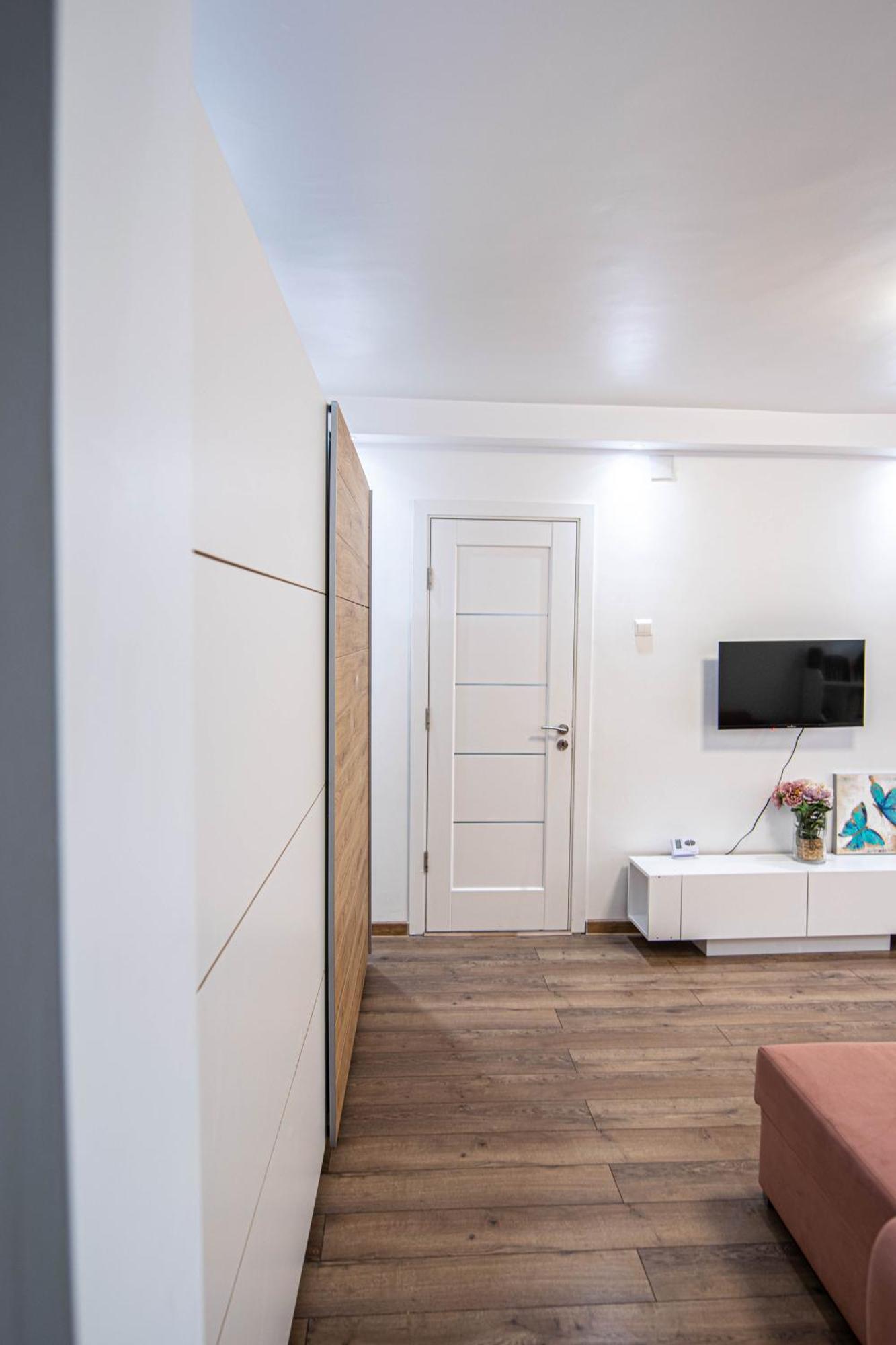 Apartament Near The Park Two Rooms Бухарест Экстерьер фото